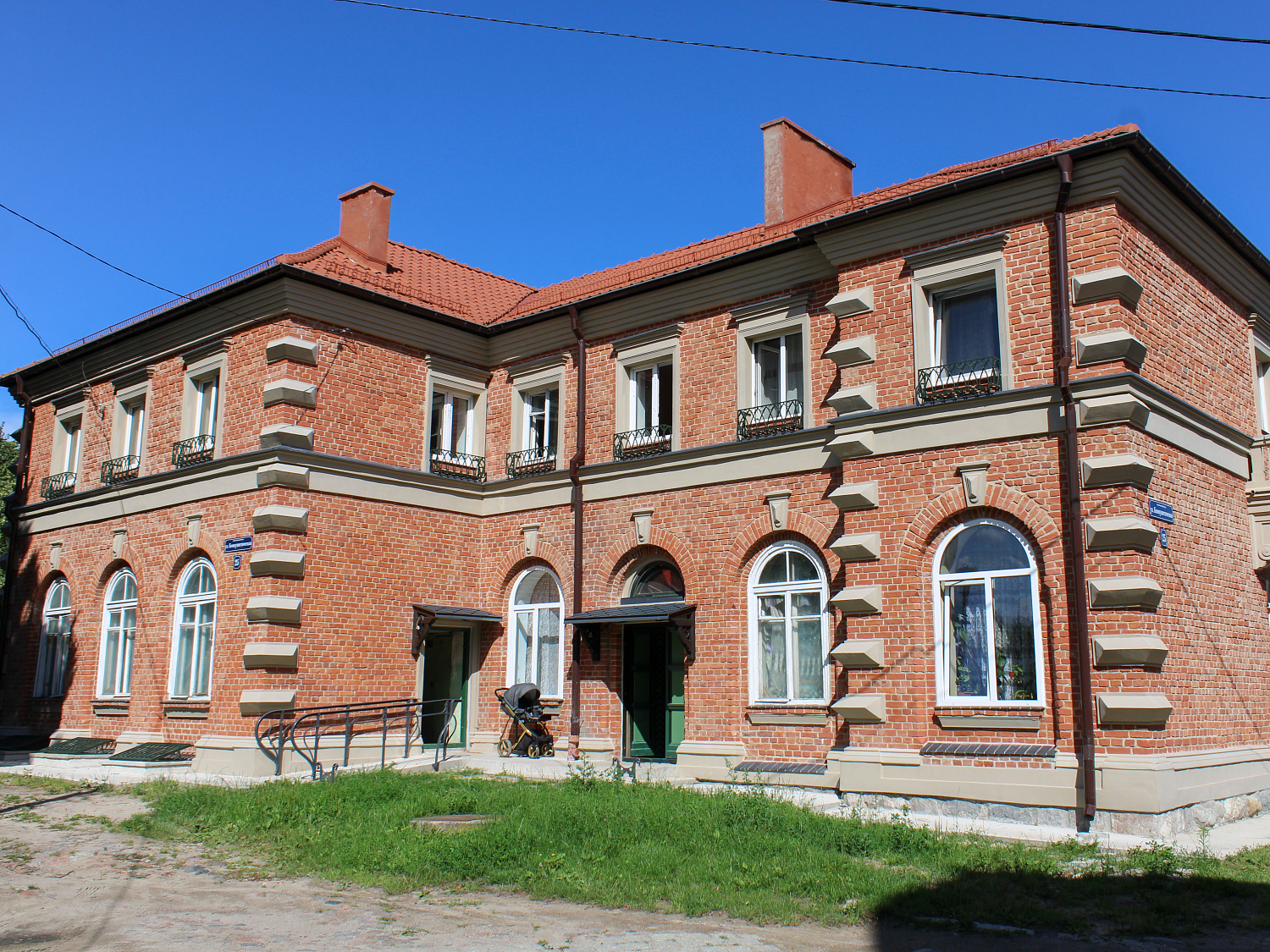 пос. Железнодорожный, ул. Коммунистическая, 25